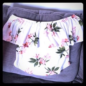 💋Cute off shoulder top